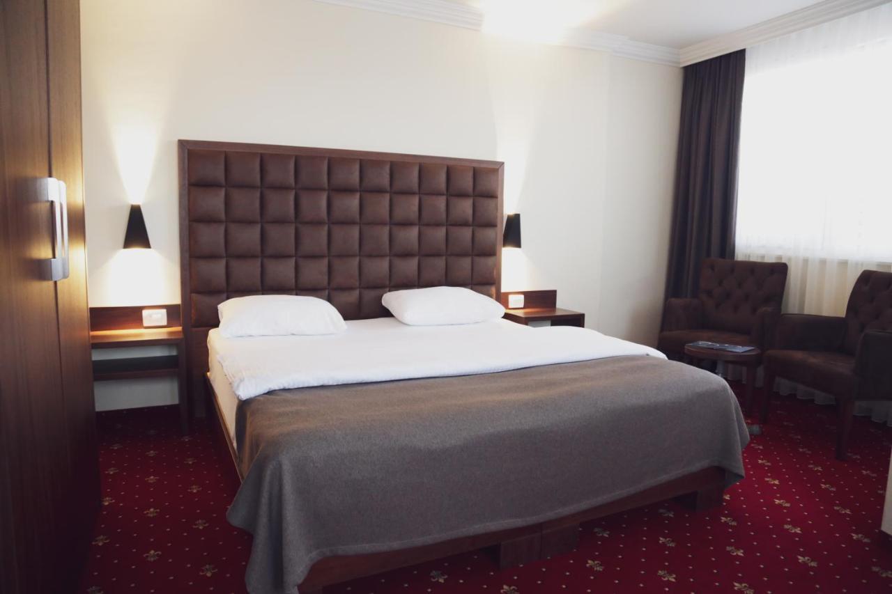 City Hotel Πρίζρεν Εξωτερικό φωτογραφία