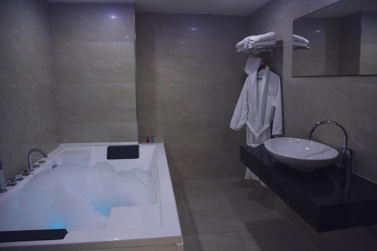 City Hotel Πρίζρεν Εξωτερικό φωτογραφία
