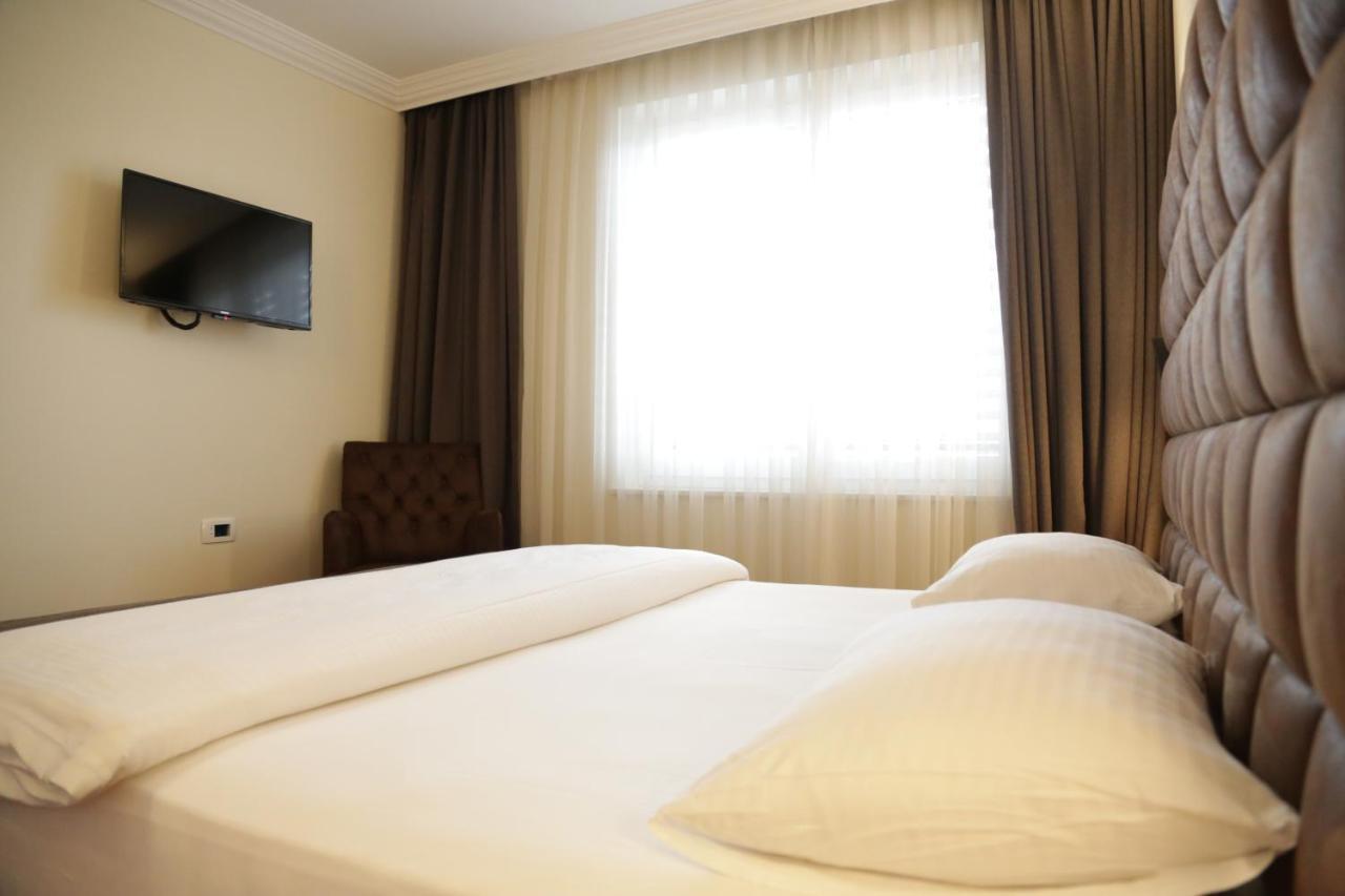 City Hotel Πρίζρεν Εξωτερικό φωτογραφία
