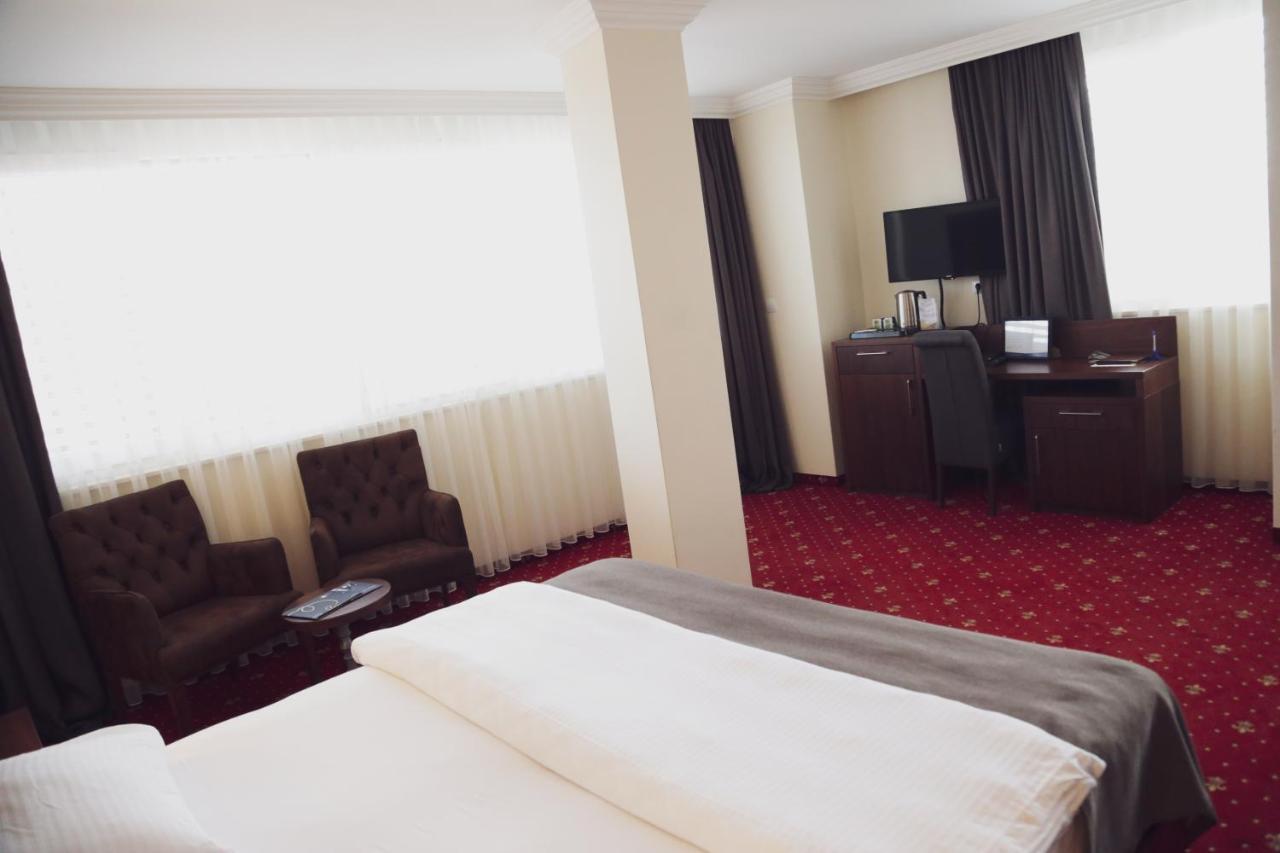 City Hotel Πρίζρεν Εξωτερικό φωτογραφία