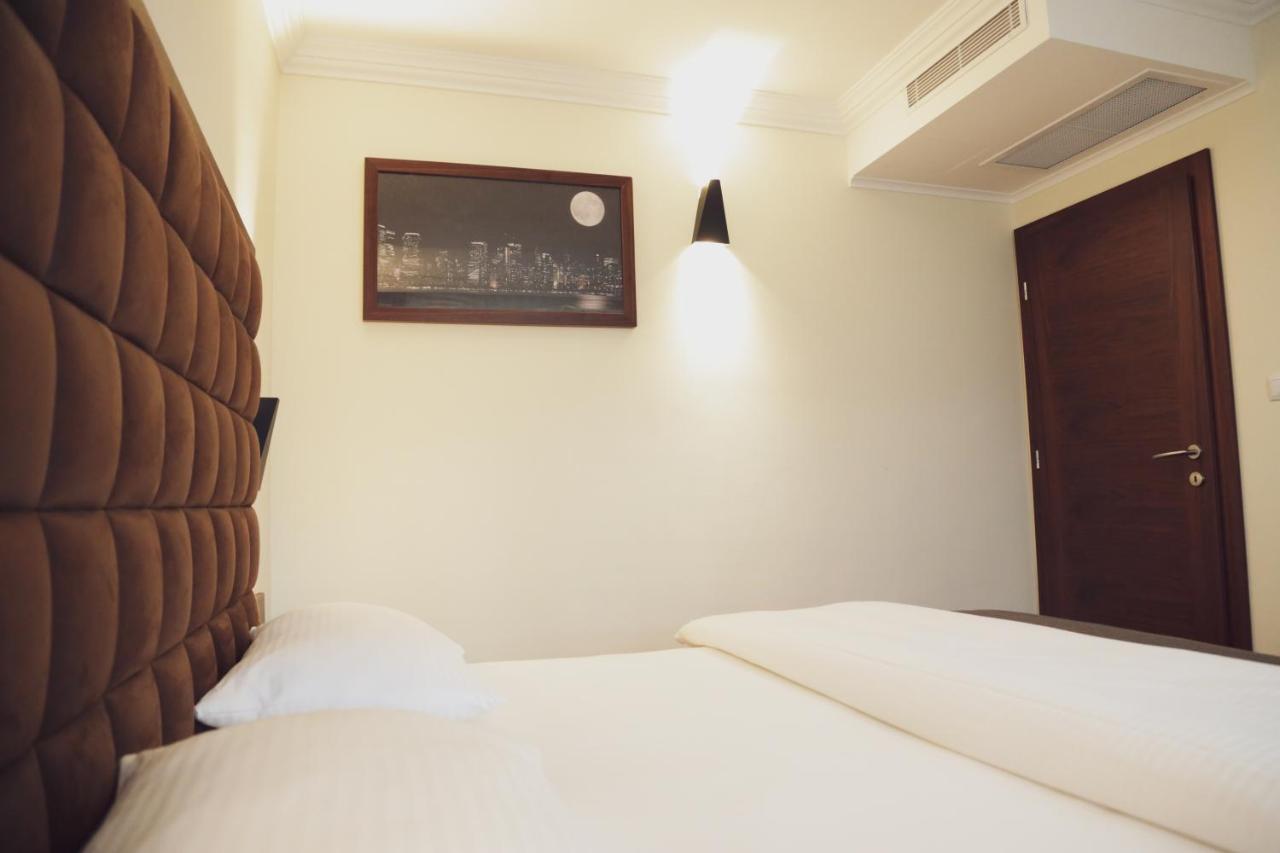 City Hotel Πρίζρεν Εξωτερικό φωτογραφία