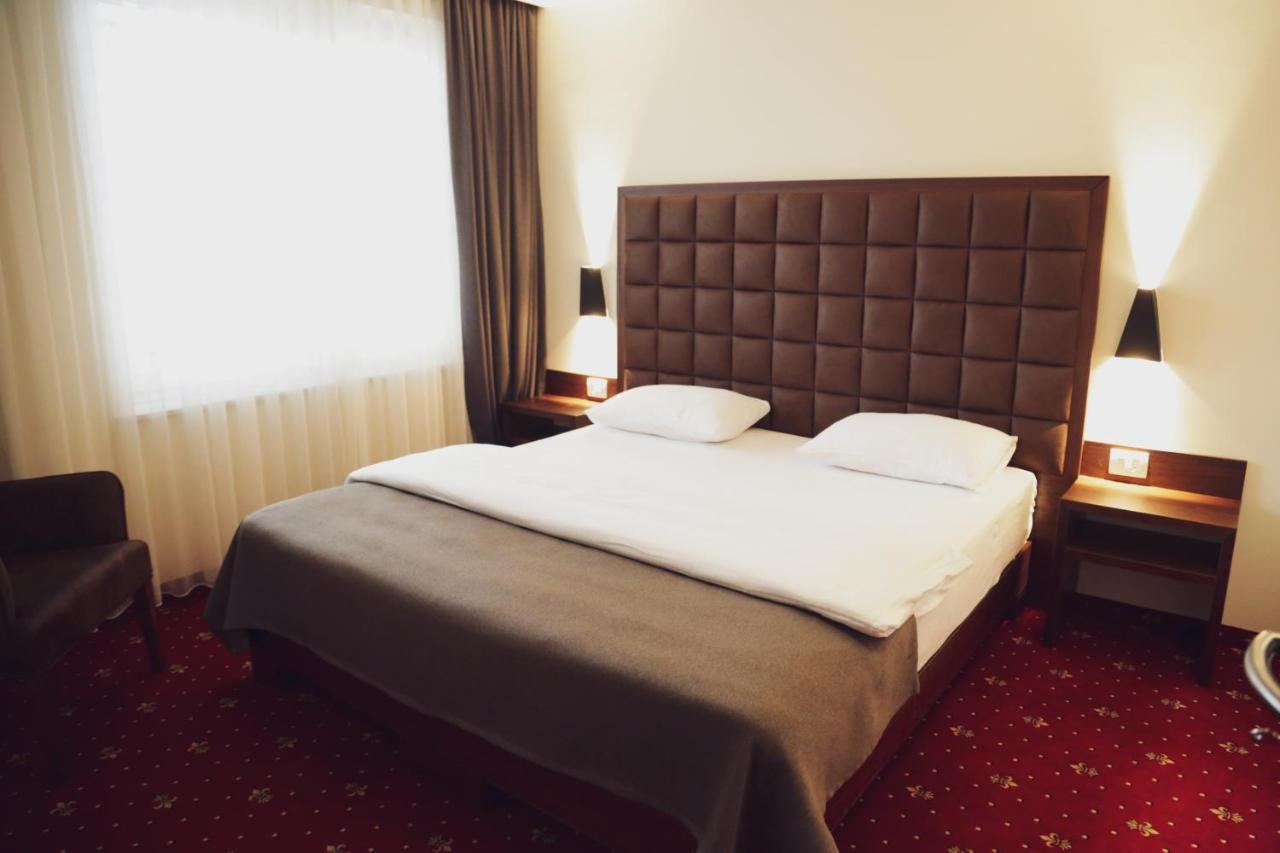 City Hotel Πρίζρεν Εξωτερικό φωτογραφία